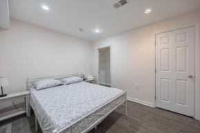 Cozy Apartment in DC with private Parking